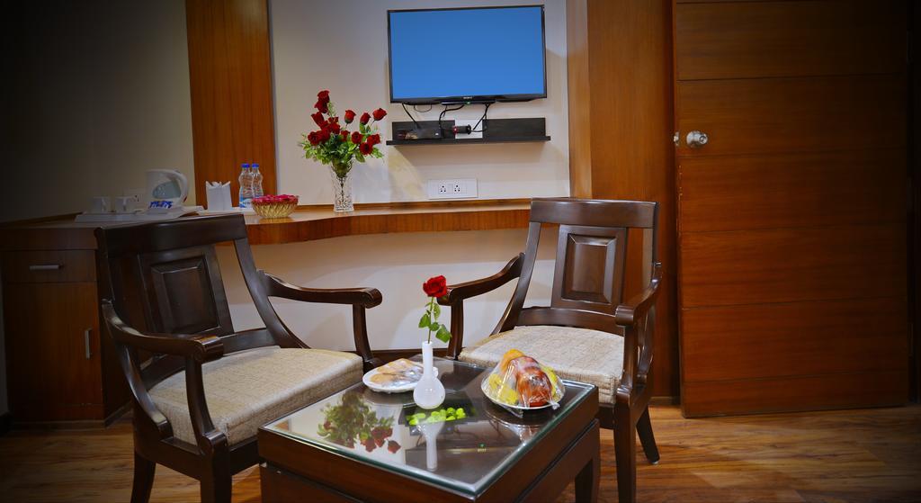 אגרה Hotel Seven Hills Tower מראה חיצוני תמונה