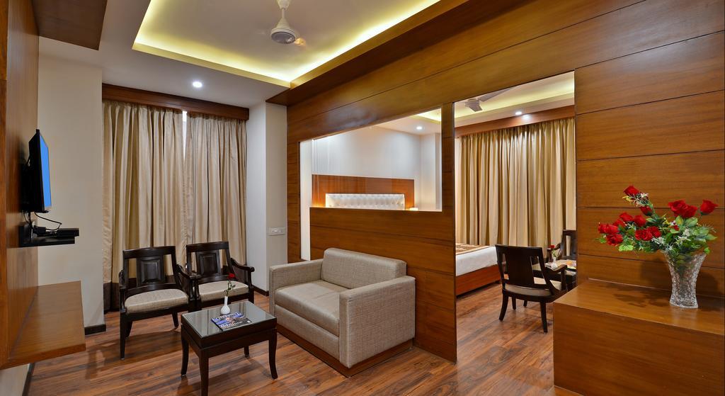אגרה Hotel Seven Hills Tower מראה חיצוני תמונה