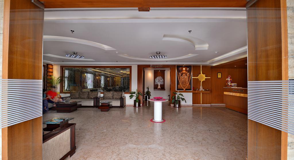 אגרה Hotel Seven Hills Tower מראה חיצוני תמונה