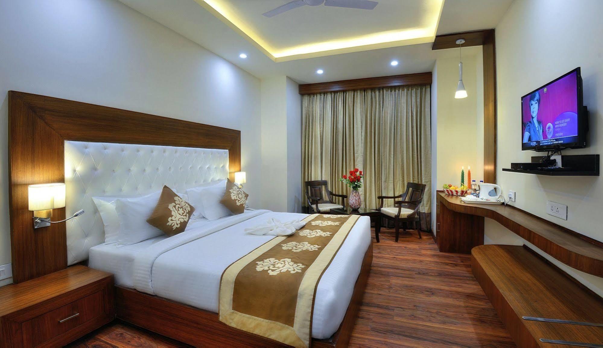 אגרה Hotel Seven Hills Tower מראה חיצוני תמונה