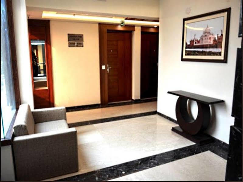 אגרה Hotel Seven Hills Tower מראה חיצוני תמונה
